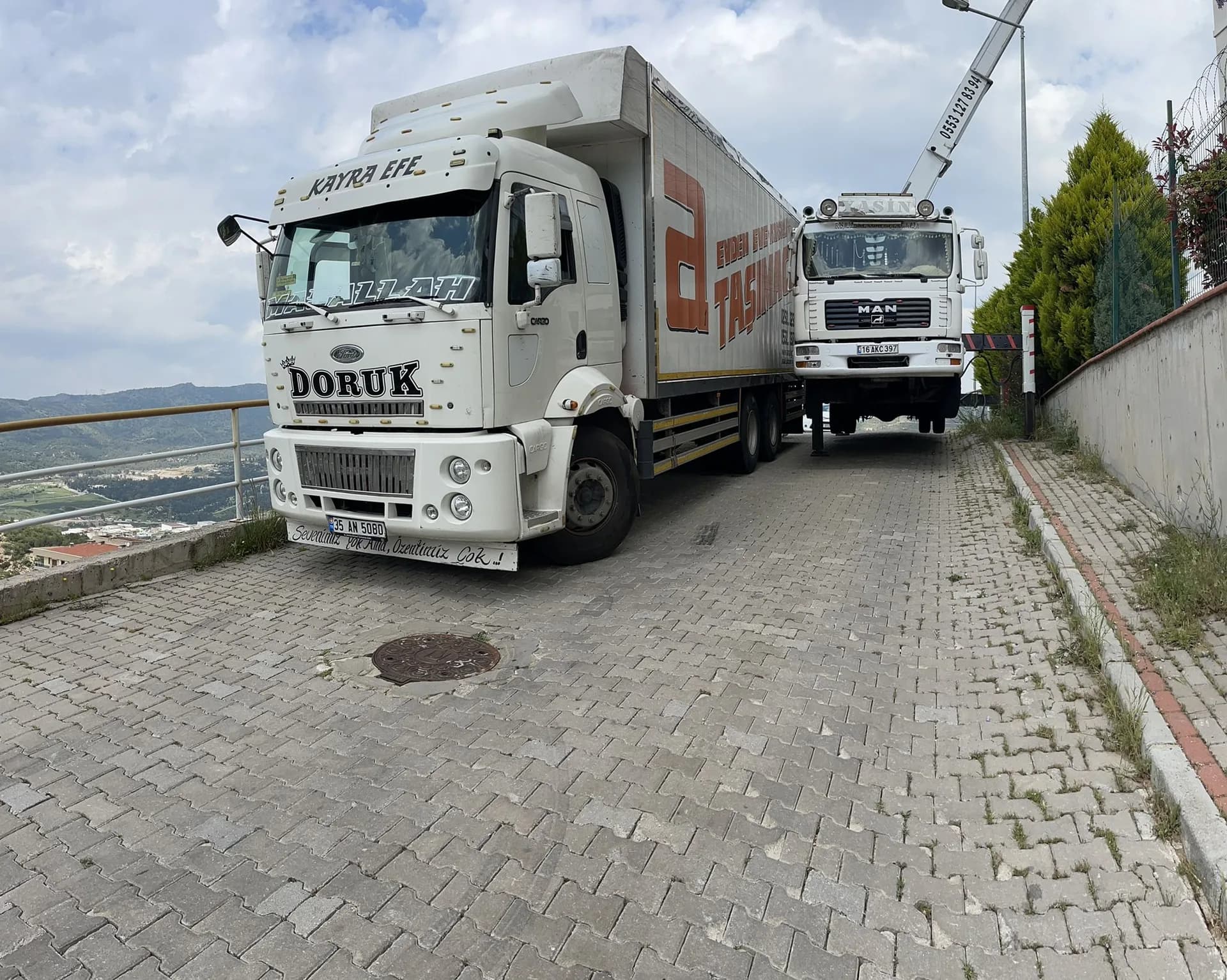 Karşıyaka Evden Eve Nakliyat Rehberi: Fiyatlar, Süreç ve İpuçları