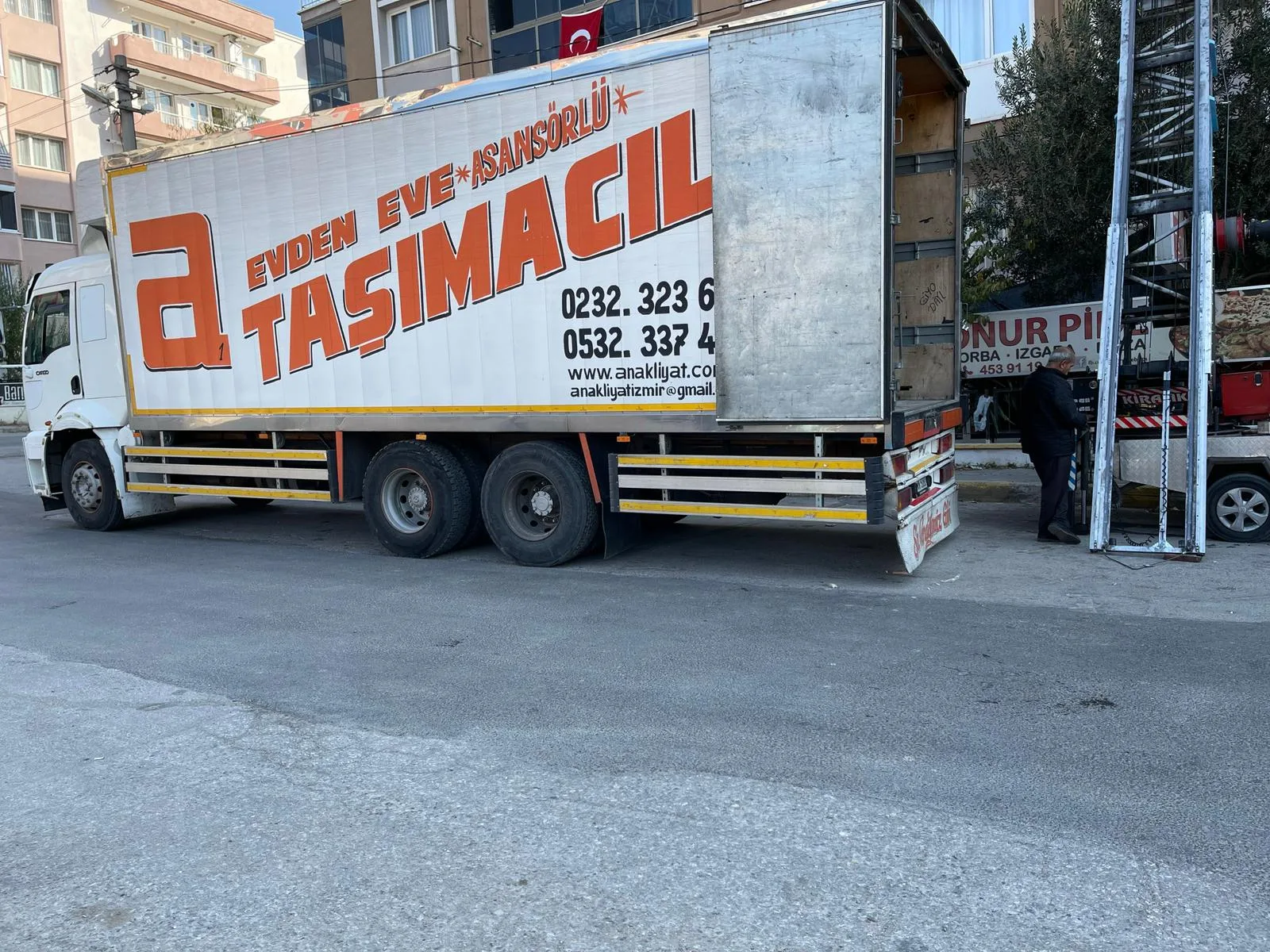 Karsiyaka nakliyat araclari